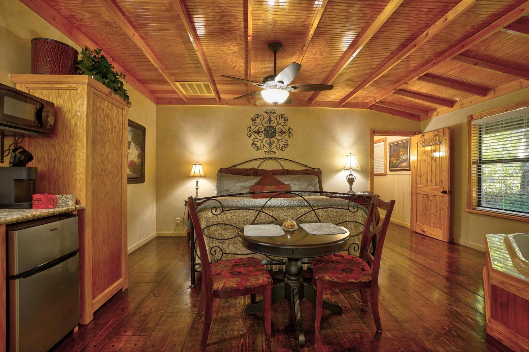 Bed And Breakfast On White Rock Creek Waco Buitenkant foto