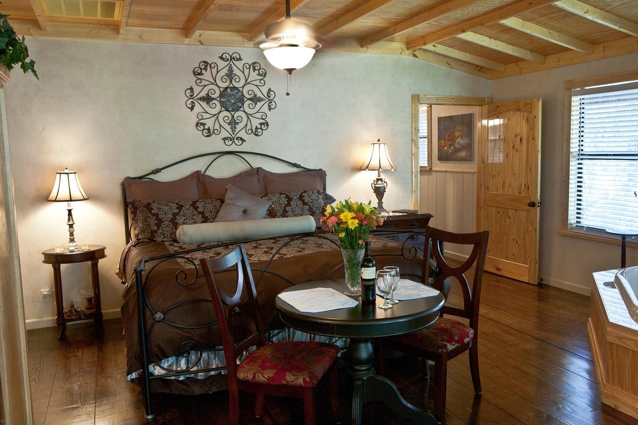 Bed And Breakfast On White Rock Creek Waco Buitenkant foto